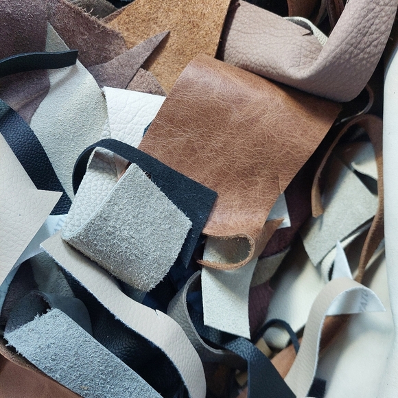 GARRETT LEATHER Assorted Leather Fabric PIECES LEATHER 2LBS Full Top Grain - Picture 3 of 4